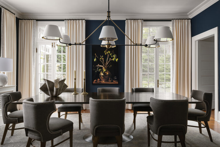Katherine Crosby added drama to the dining room of a Baltimore residence via strong contrast and large-scale accents.