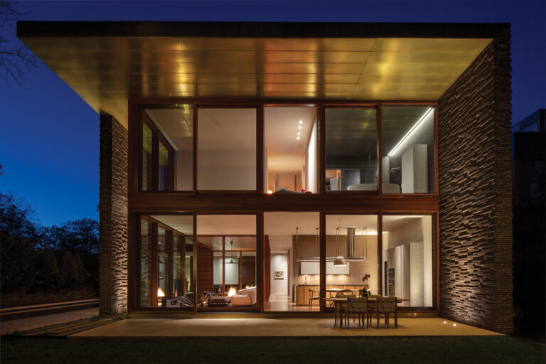 Casa Madera Cristal explores architectural juxtapositions: heavy and light, porous and opaque, refined and raw.