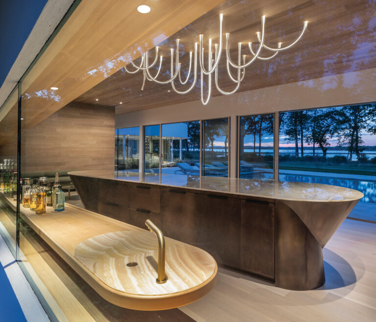 Low ceilings in 3x Seaponack are imperceptibly carved, providing spatial relief.